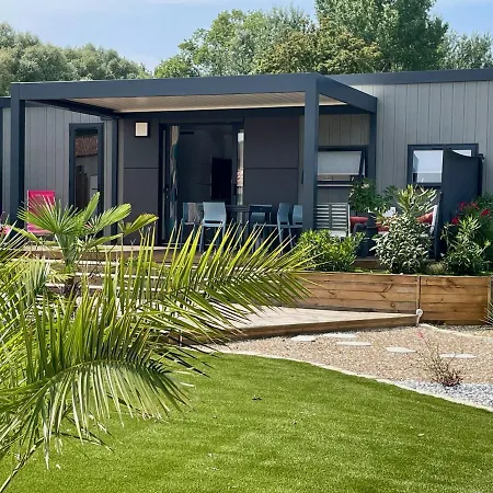 Charming With Heated Pool In Charente-maritime Pensionat